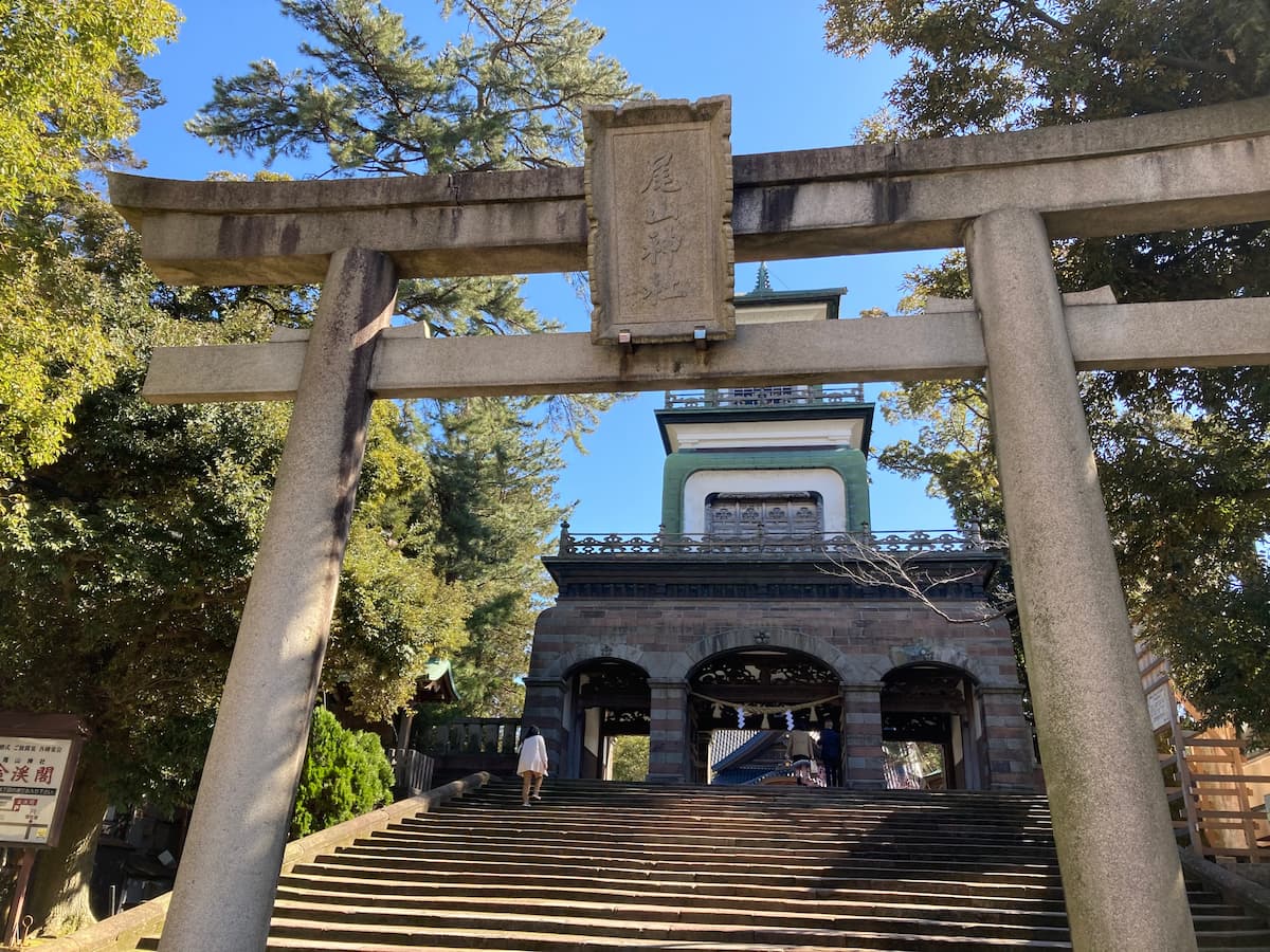 金沢のsns映えスポット 尾山神社はステンドグラスが美しいモダンな神社 車がなくても日本全国ひとり旅